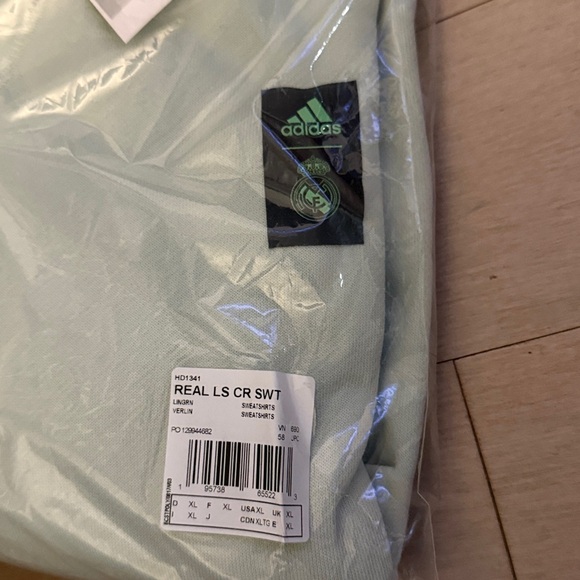 Adidas Real Madrid Light Green Men's Crewneck Sweater - Picture 3 of 5